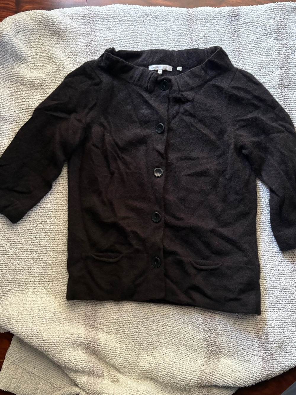 Vince 100% Cashmere Button-Front Cardigan Jacket in Black, Size XS.